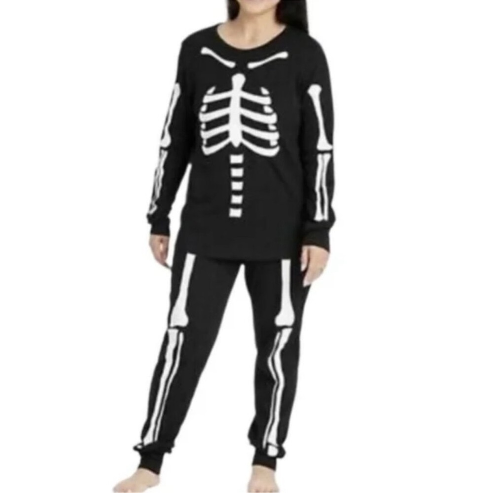 MEN’S Target Halloween pajamas. Black White skeleton 2 piece cotton medium